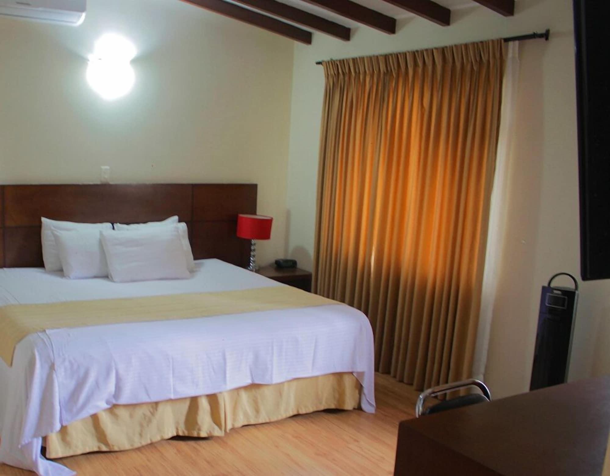Hotel Poblado Campestre Medellin Bagian luar foto