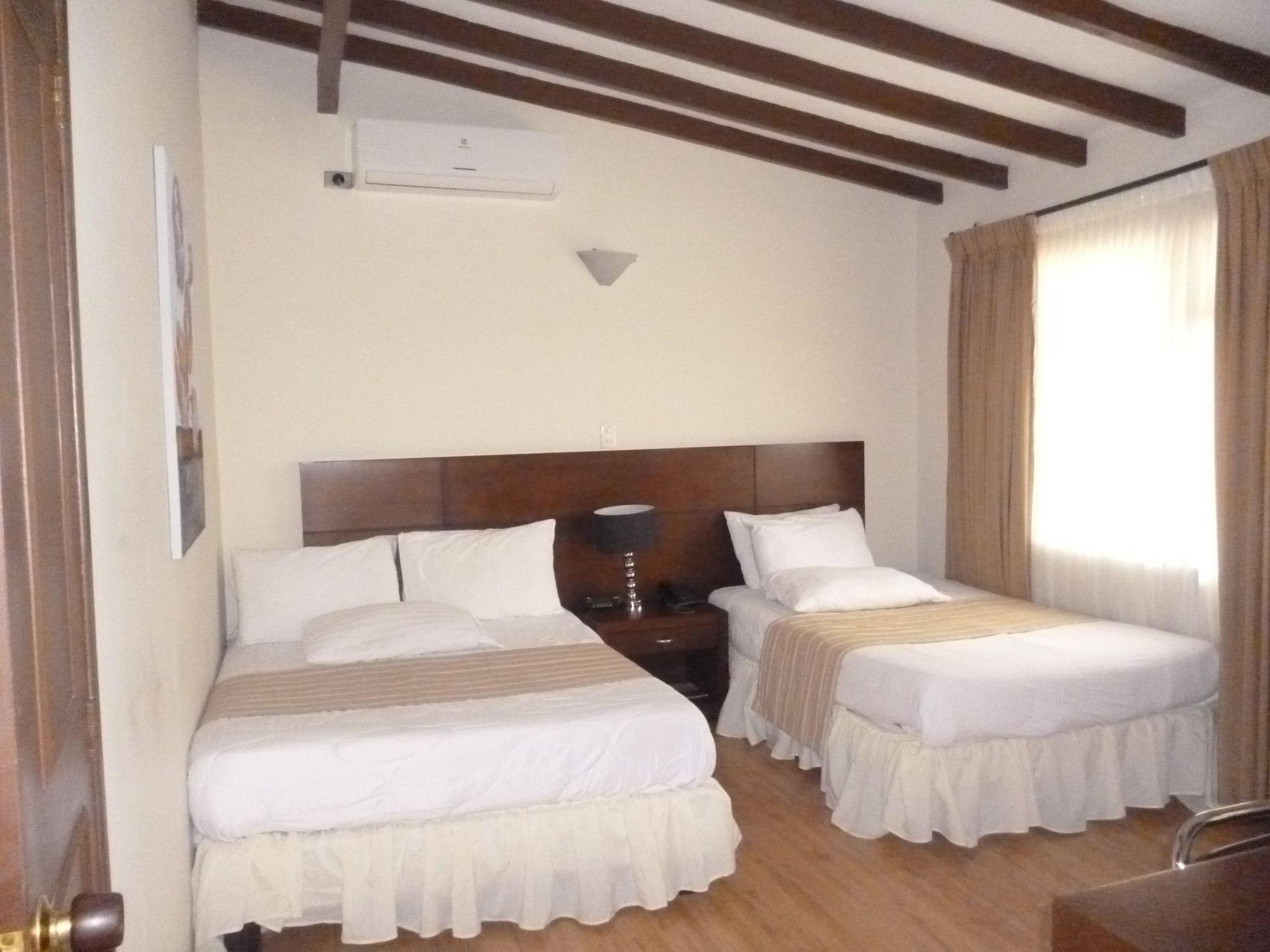 Hotel Poblado Campestre Medellin Bagian luar foto