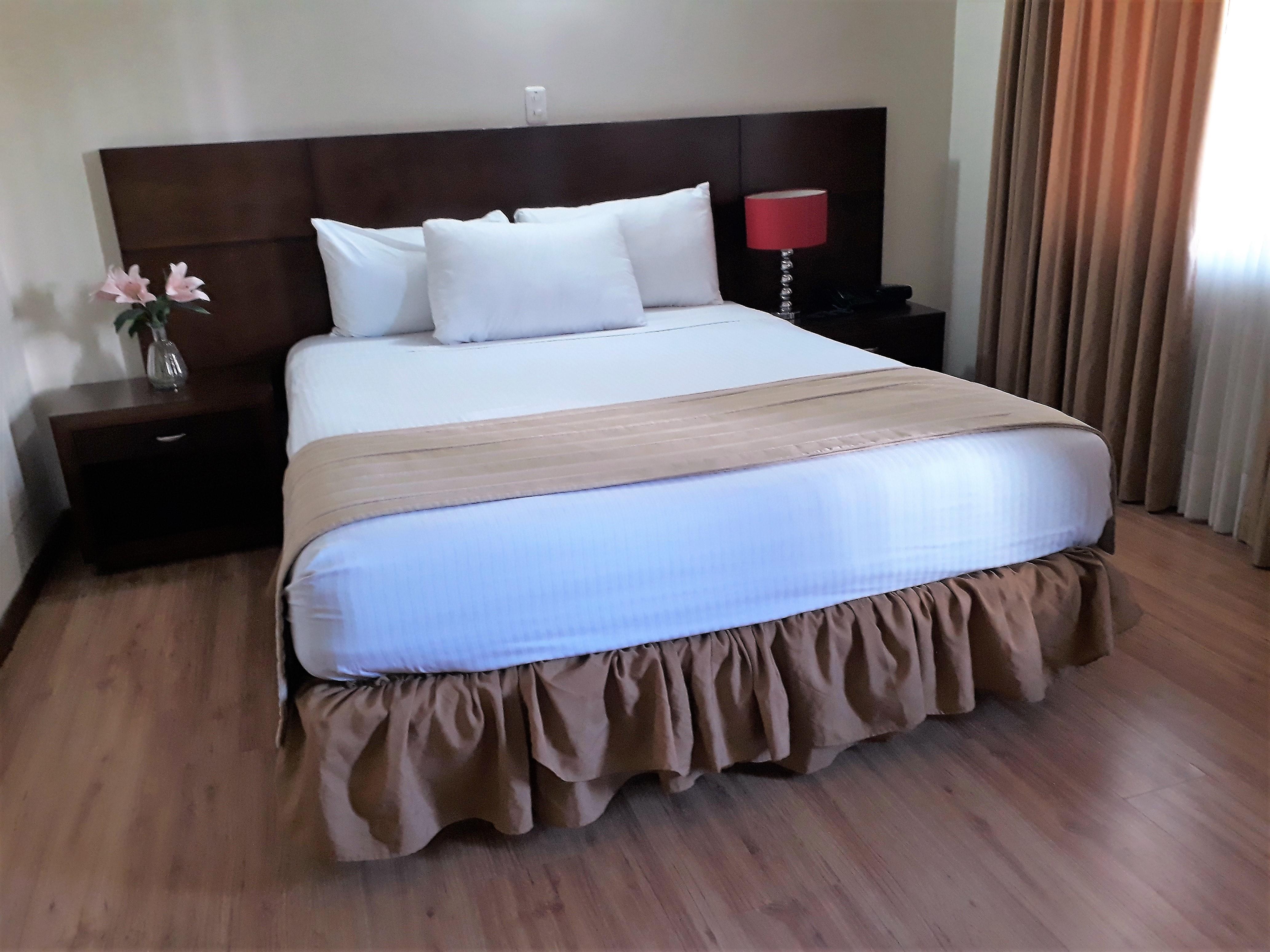Hotel Poblado Campestre Medellin Bagian luar foto