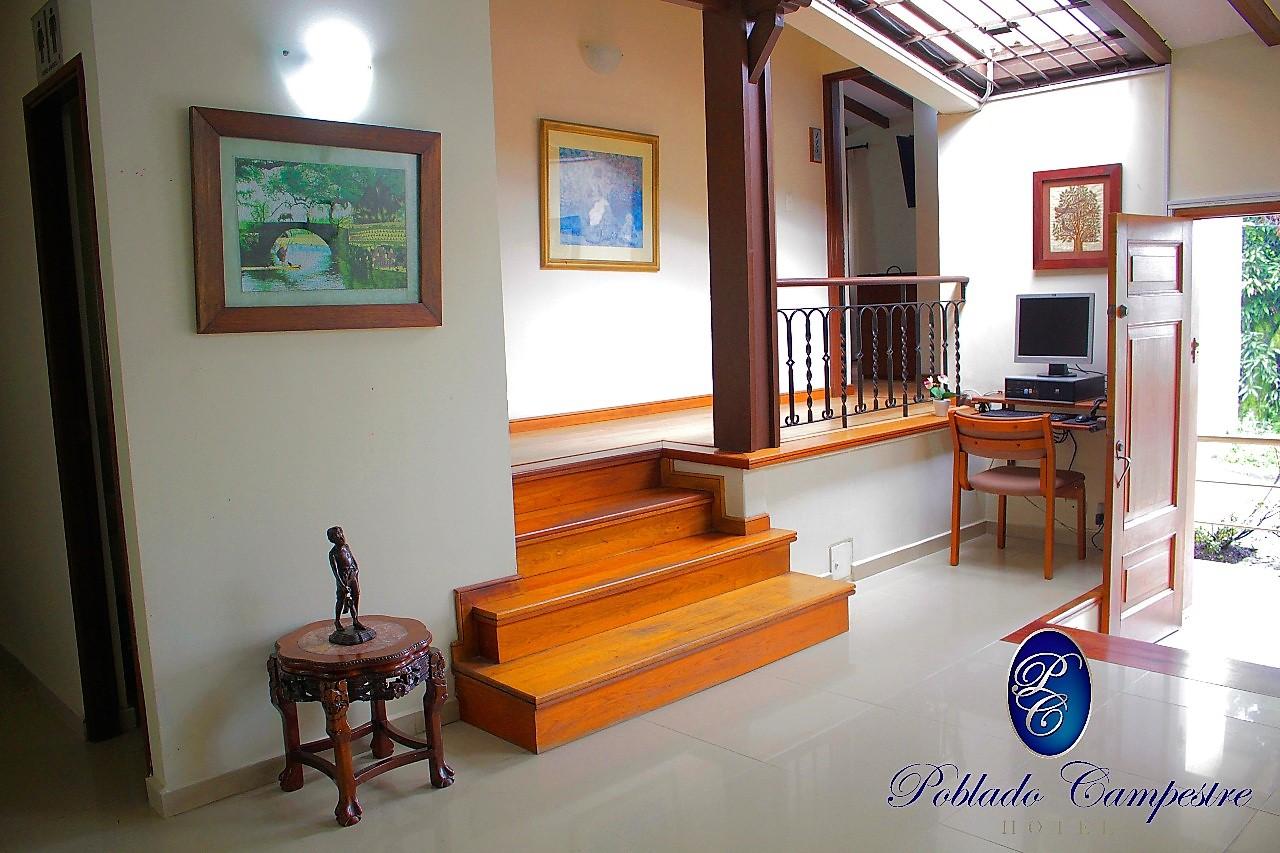 Hotel Poblado Campestre Medellin Bagian luar foto