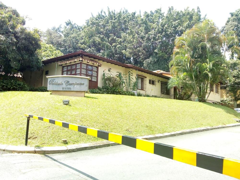 Hotel Poblado Campestre Medellin Bagian luar foto