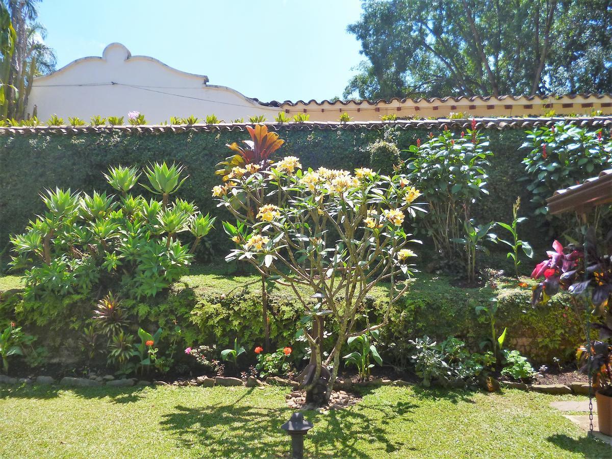 Hotel Poblado Campestre Medellin Bagian luar foto