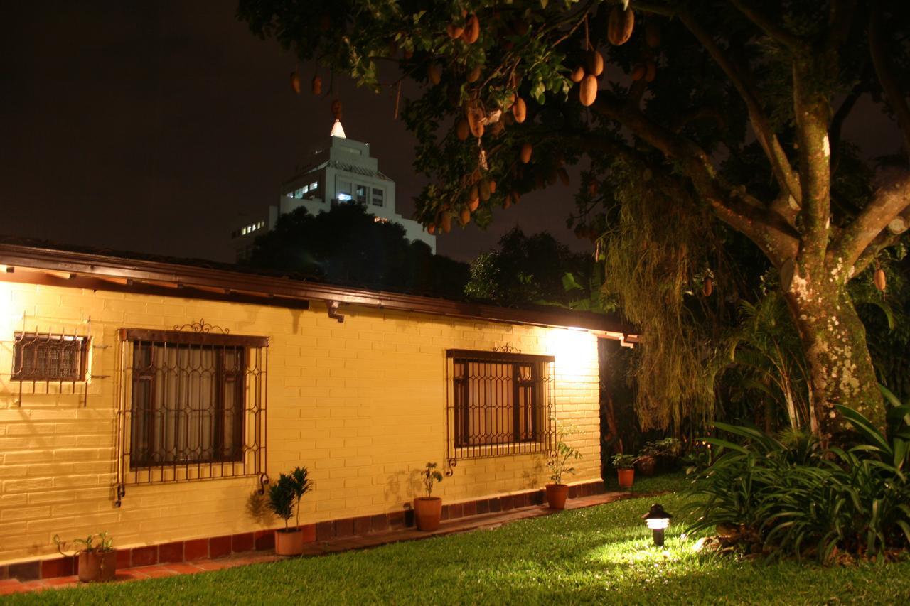 Hotel Poblado Campestre Medellin Bagian luar foto