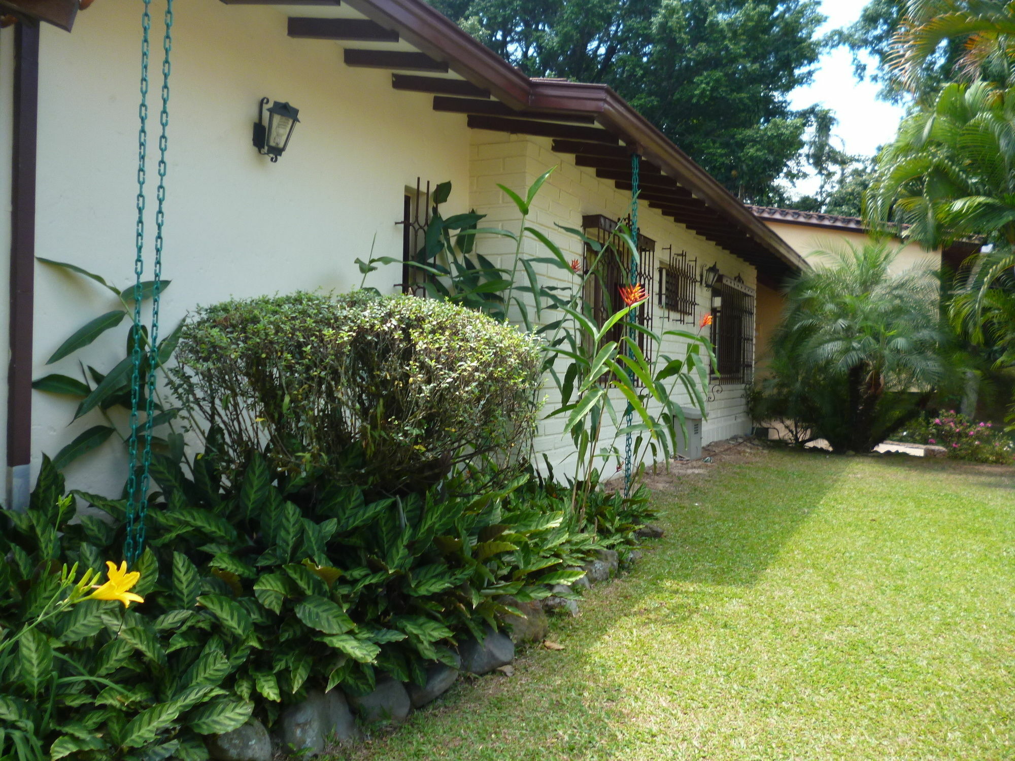 Hotel Poblado Campestre Medellin Bagian luar foto